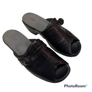 Naot open toe leather black sandals womens size 41 us 10